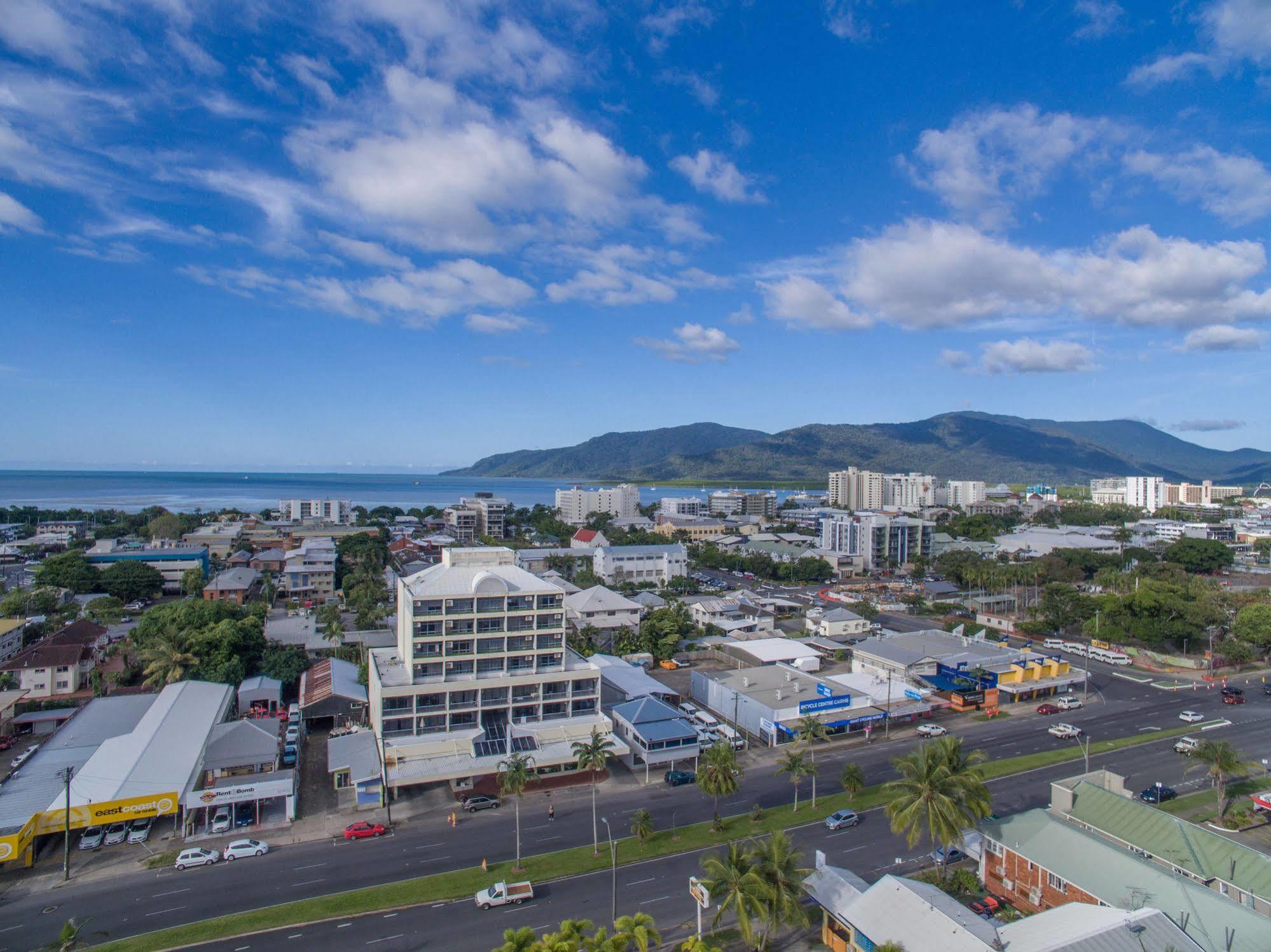 Sunshine Tower Hotel Cairns Buitenkant foto